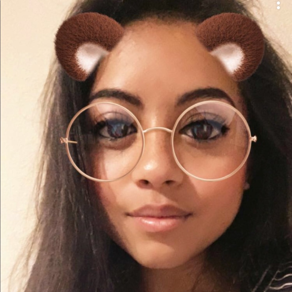 Meet your Posher, Rebecca